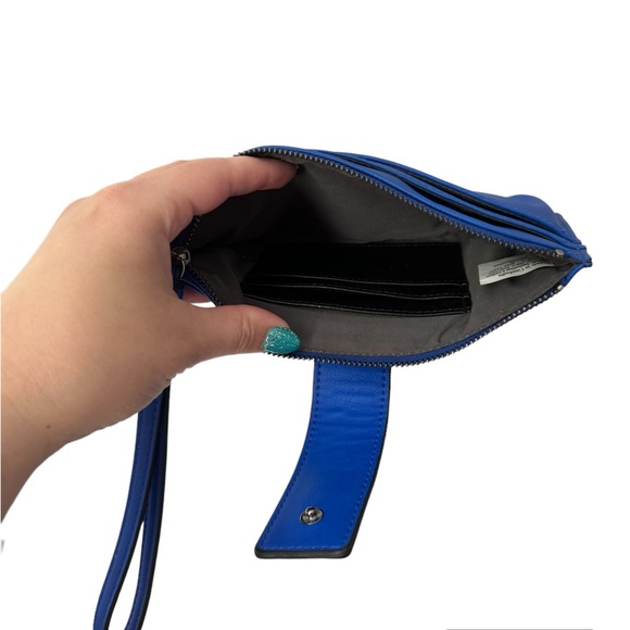 Simply Vera, Vera Wang Wristlet Wallet - Picture 5 of 8